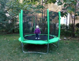 Батут с защитной сеткой Trampoline диаметр 2,44